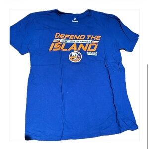 New Islanders defend the island tee shirt